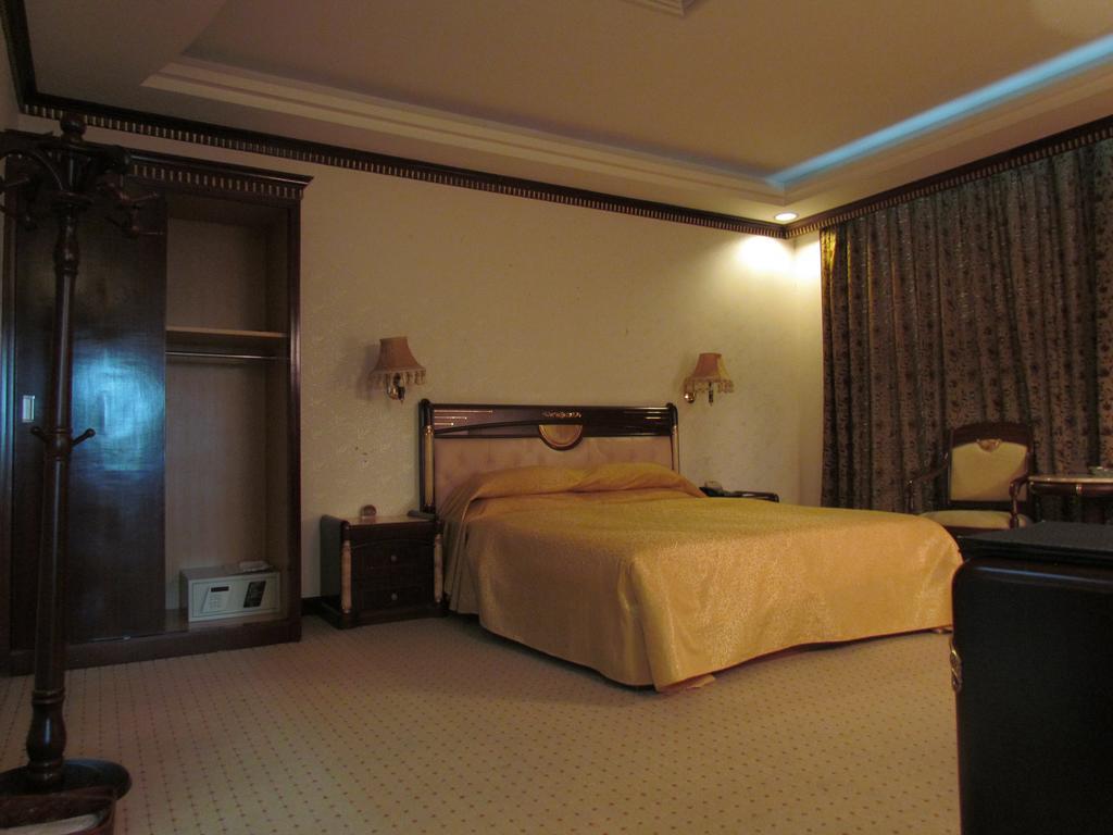W.Y. Lera Hotel Guangzhou Exteriör bild
